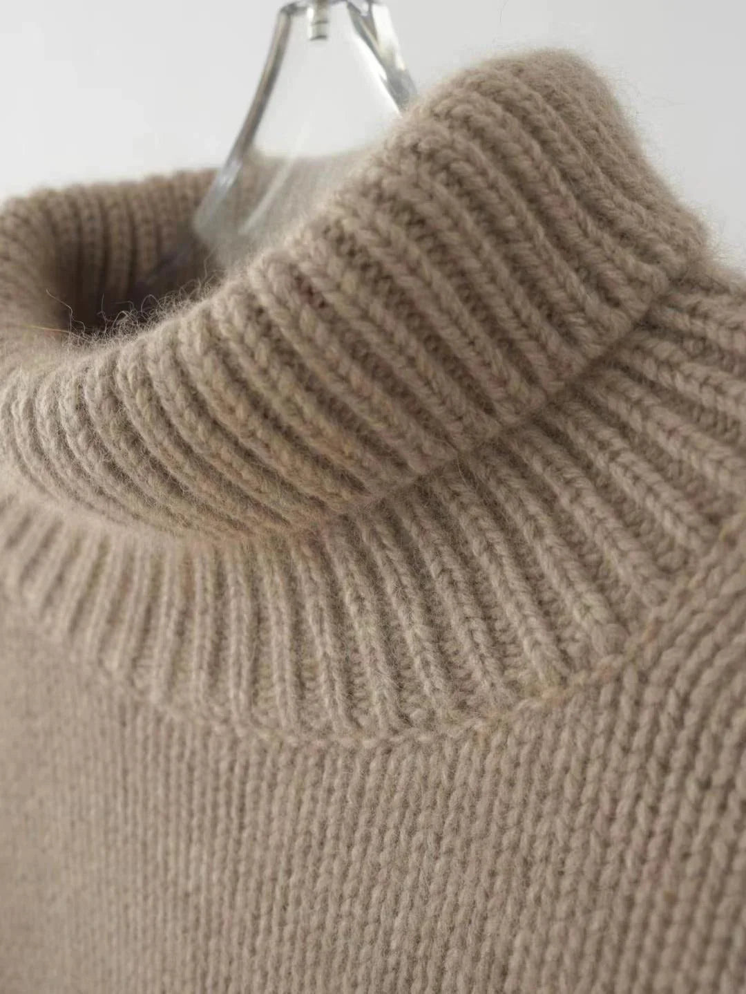 LENA | CASHMERE TURTLENECK SWEATER